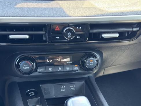 Used 2026 Nissan Kicks SV FWD image 17