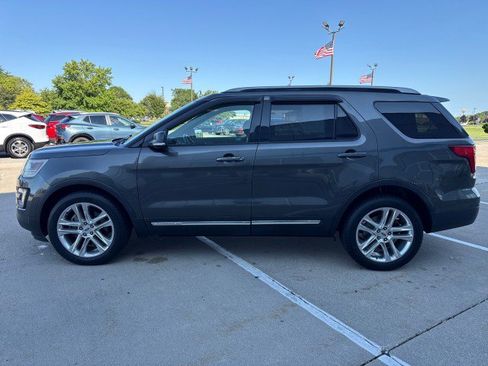 Used 2016 Ford Explorer XLT w/ Equipment Group 202A AWD/4WD image 6