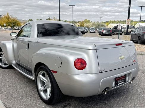 Used 2004 Chevrolet SSR w/ Preferred Equipment Group RWD image 7