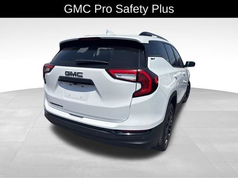 Used 2022 GMC Terrain SLT w/ Elevation Edition FWD image 3