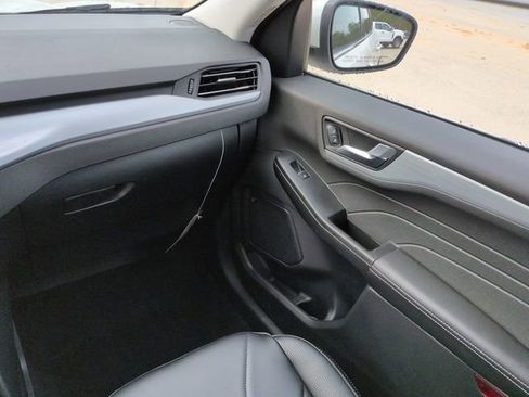 New 2026 Ford Escape SE w/ PHEV Premium Package image 15