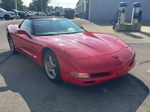 Used 2004 Chevrolet Corvette Convertible w/ Preferred Equipment Group RWD image 7