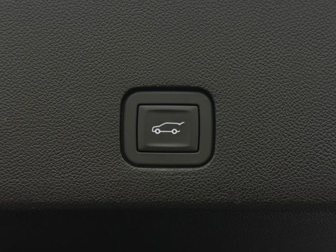 Used 2025 Cadillac XT6 Luxury w/ LPO, Floor Liner Package image 13