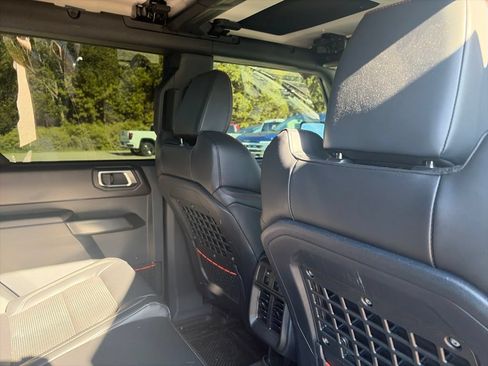 Used 2025 Ford Bronco Raptor AWD/4WD image 13