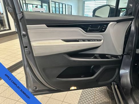 Used 2023 Honda Odyssey Touring image 9
