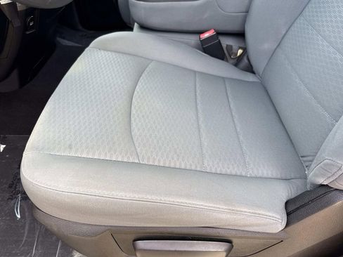 Used 2018 RAM 1500 Express image 28