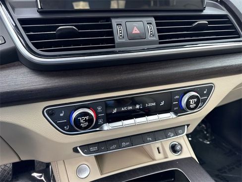 Used 2024 Audi Q5 e Premium Plus image 19