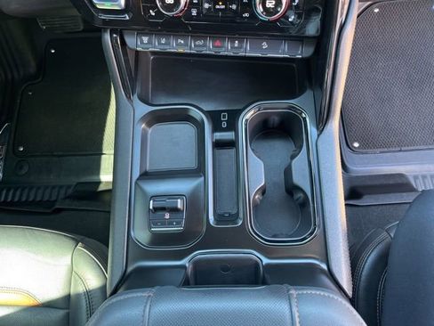 Used 2025 GMC Sierra 2500 AT4 w/ AT4 Premium Plus Package AWD/4WD image 32