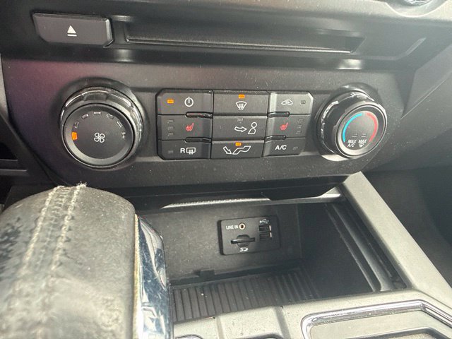 Used 2015 Ford F150 XLT w/ Equipment Group 302A Luxury AWD/4WD image 22
