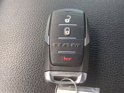 Used 2023 RAM 1500 Big Horn image 32