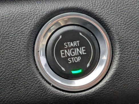 Used 2023 Cadillac Escalade Premium Luxury image 31