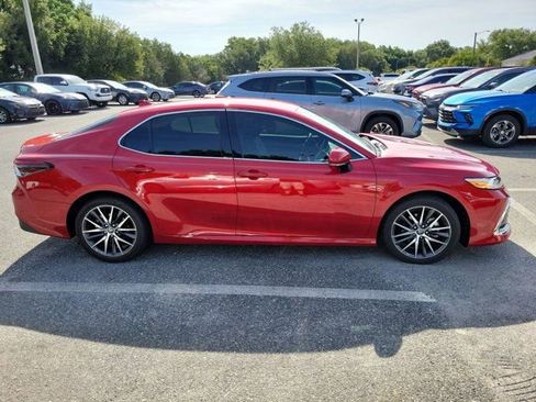 Used 2024 Toyota Camry XLE FWD image 3