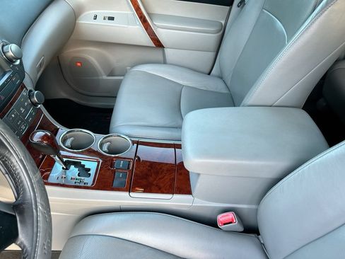 Used 2012 Toyota Highlander Limited FWD image 29
