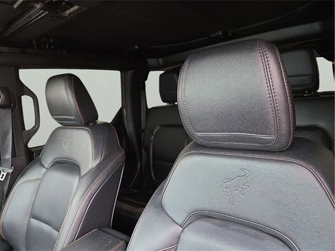 Used 2024 Ford Bronco Badlands image 14