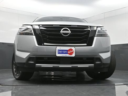 Used 2024 Nissan Pathfinder SL w/ SL Premium Package FWD image 28