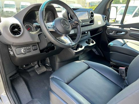 Used 2026 Mercedes-Benz Sprinter 2500 image 24