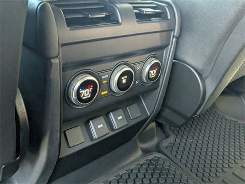Used 2023 Land Rover Defender 110 V8 image 13