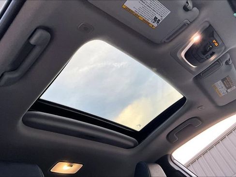 Used 2024 Toyota Corolla Cross XLE w/ Convenience Package image 25