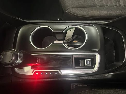 Used 2019 Chevrolet Equinox LT AWD/4WD image 11