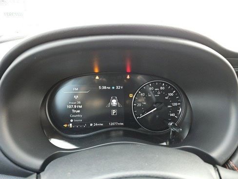 Used 2024 Nissan Kicks SR image 23