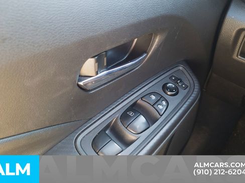 Used 2023 Nissan Versa SV image 16