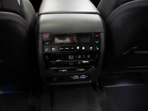 Certified 2025 Jeep Grand Cherokee L Summit AWD/4WD image 33