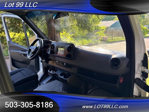 Used 2019 Mercedes-Benz Sprinter 170 image 50