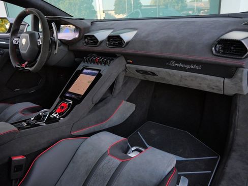 Used 2023 Lamborghini Huracan Sterrato image 7