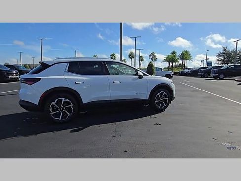 New 2026 Chevrolet Equinox EV LT image 29