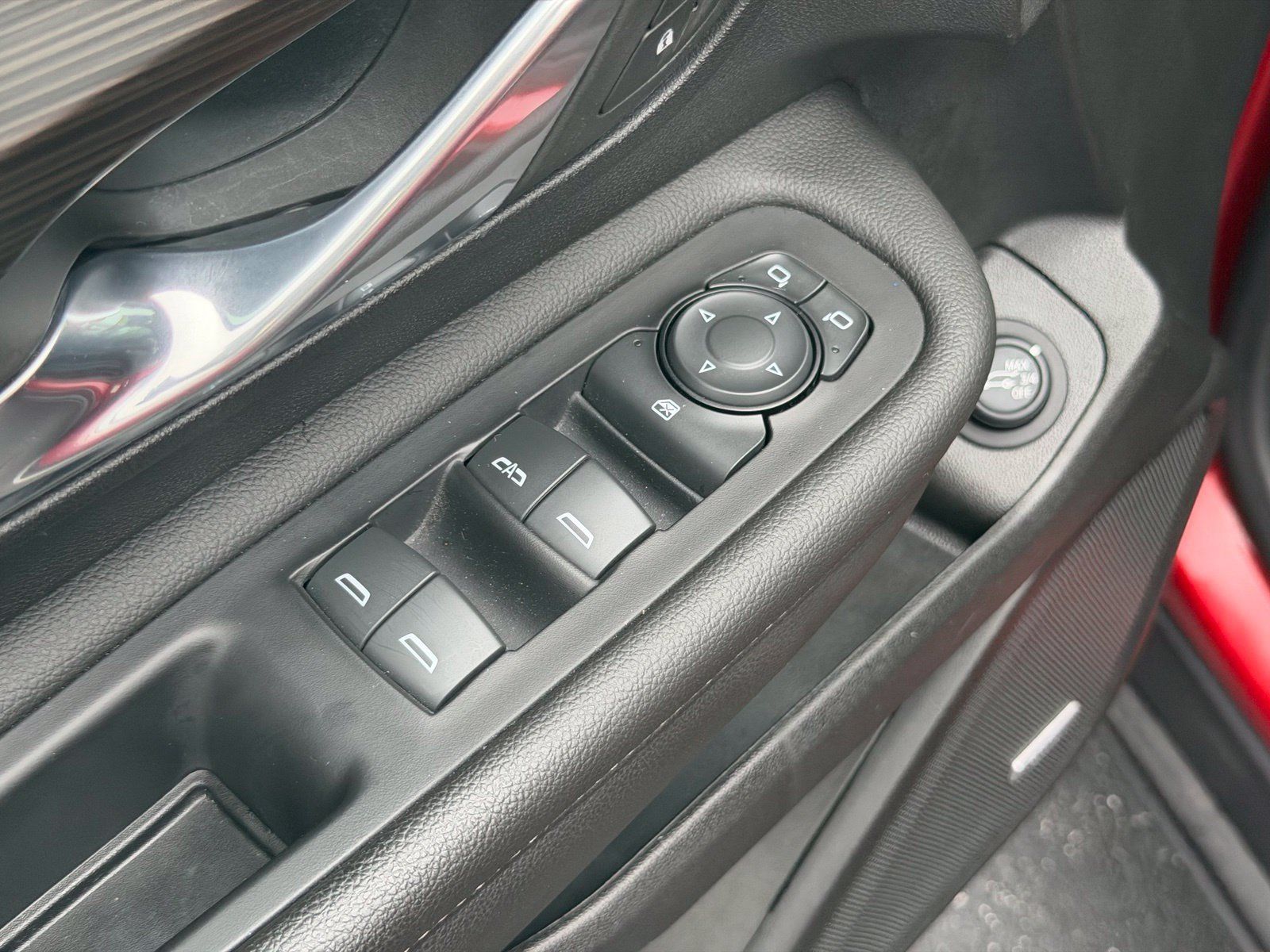 Used 2023 GMC Terrain SLT w/ Infotainment Package II FWD image 13