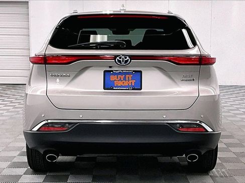 Used 2021 Toyota Venza XLE image 4