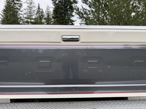 Used 1990 Ford F250 XL 2dr 4WD Standard Cab LB HD image 95