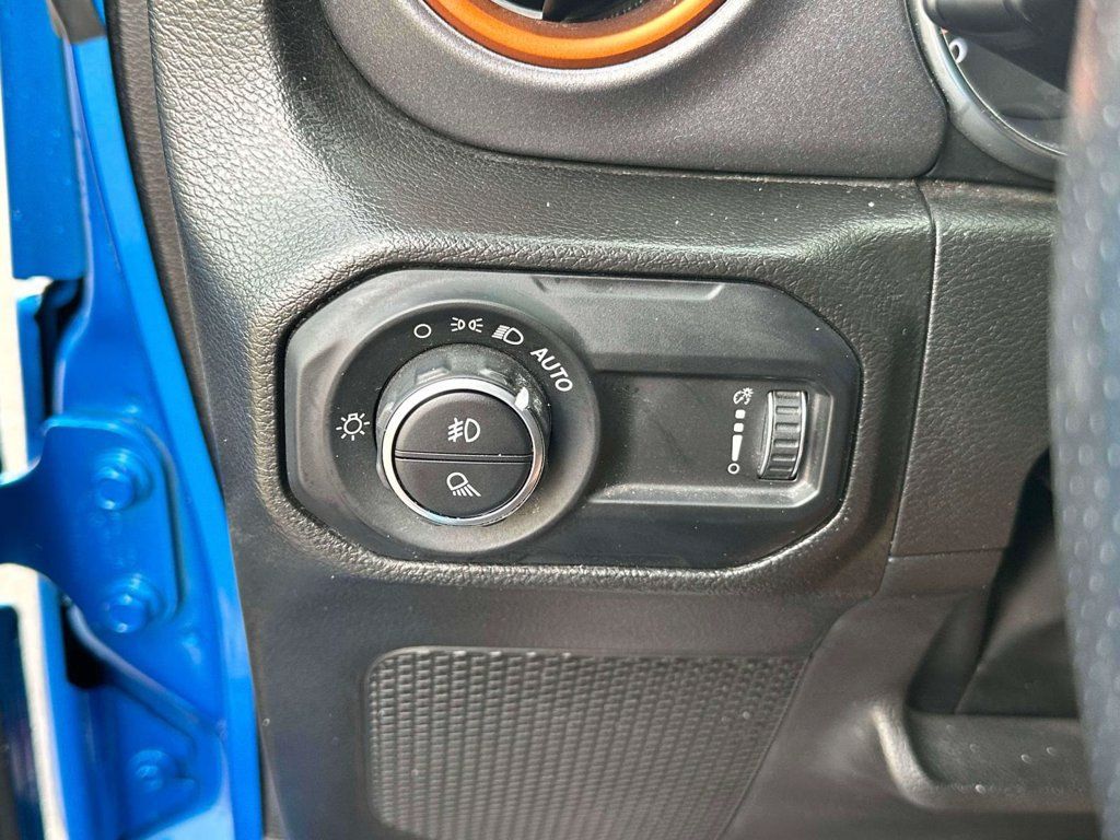 Used 2023 Jeep Gladiator Mojave w/ LED Lighting Group AWD/4WD image 19
