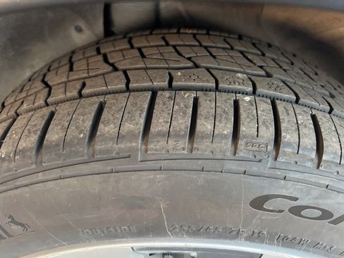 Used 2022 Tesla Model Y Long Range image 10