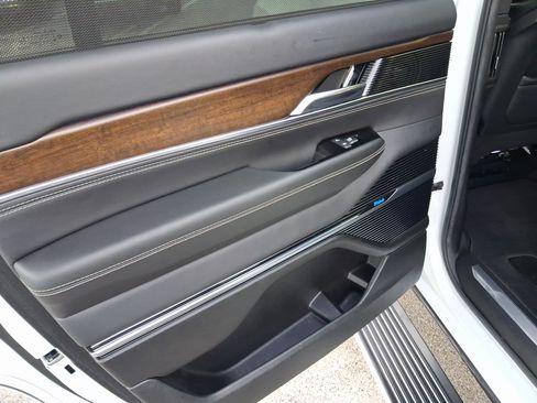 Used 2022 Jeep Grand Wagoneer Series I AWD/4WD image 10