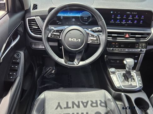 Certified 2025 Kia Seltos EX FWD image 13