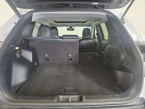 Used 2019 Jeep Cherokee Limited AWD/4WD image 27