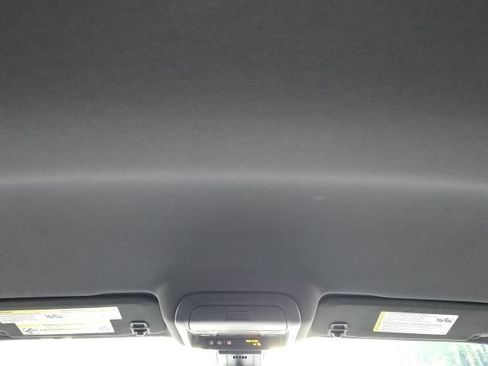Certified 2022 Chevrolet Equinox RS w/ LPO, Floor Liner Package FWD image 39