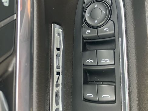 Used 2024 GMC Sierra 1500 Denali w/ Technology Package AWD/4WD image 13
