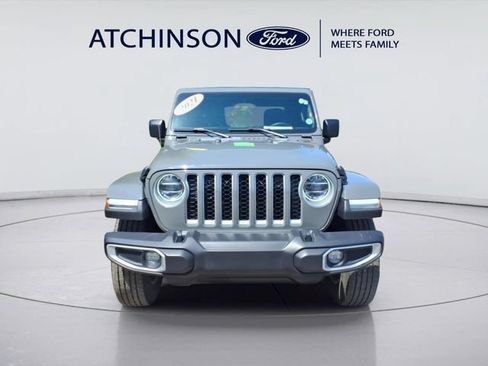 Used 2021 Jeep Gladiator Overland w/ Popular Equipment Package AWD/4WD image 2