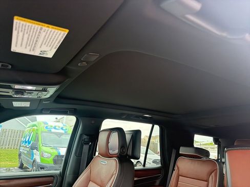 Used 2024 GMC Yukon Denali Ultimate AWD/4WD image 25