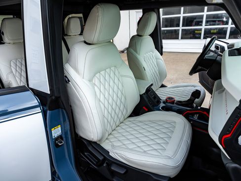 Used 2023 Ford Bronco Heritage Edition image 33