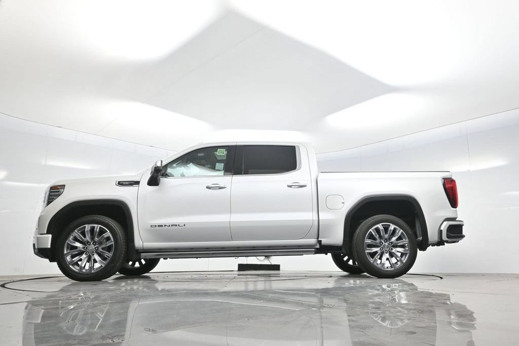 Used 2023 GMC Sierra 1500 Denali w/ Denali Reserve Package AWD/4WD image 17