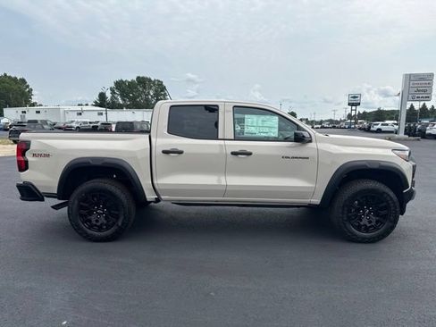 New 2026 Chevrolet Colorado Trail Boss AWD/4WD image 6