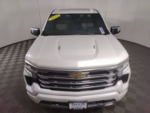 Used 2024 Chevrolet Silverado 1500 High Country w/ High Country Premium Package image 2