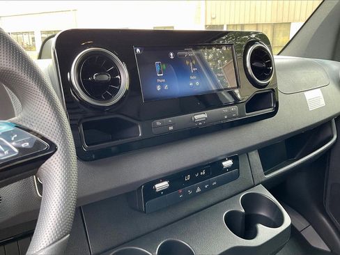 New 2025 Mercedes-Benz Sprinter 2500 image 6