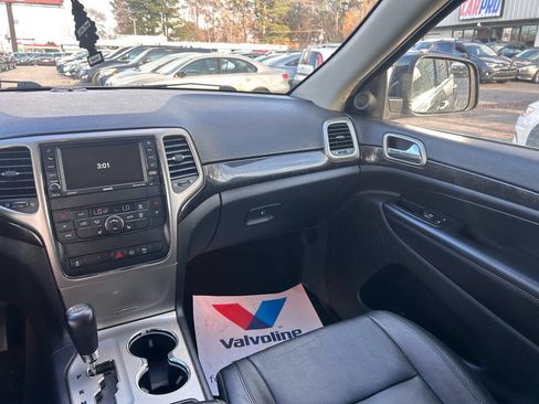 Used 2012 Jeep Grand Cherokee Laredo image 16