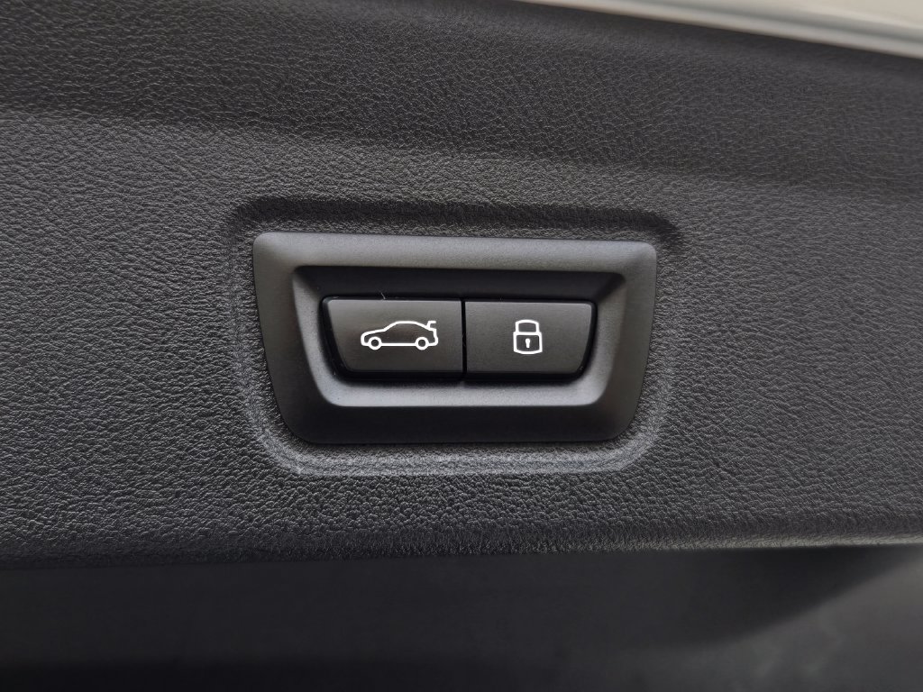 Used 2024 BMW i4 eDrive40 w/ M Sport Package RWD image 39