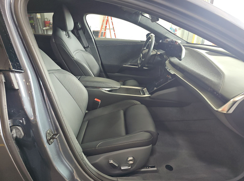 Used 2024 Lucid Air Pure RWD image 7