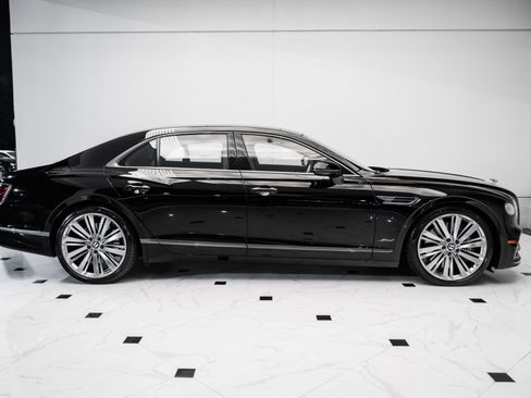 Used 2024 Bentley Flying Spur W12 image 5